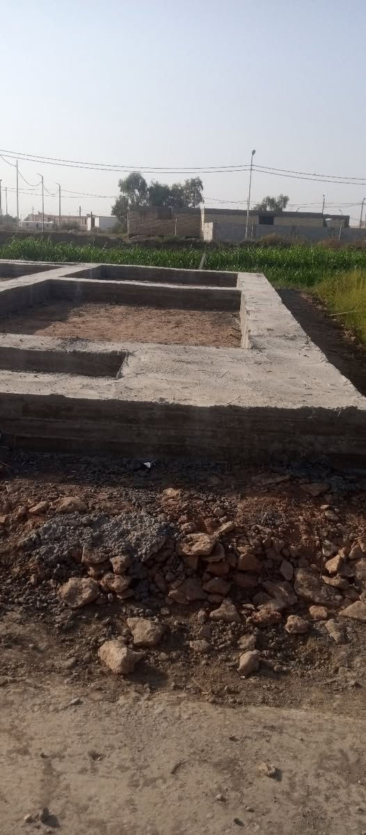 السلام عليكم ورحمه الله قطعه 135م في مجمع توحيد العفلوكي الي مقبيل مدرسه التصافي الابتدائيه الواجهة 10م والنزال 13ونص بيه رباط وكامله وخريطه مهندس امسويه خدمات كامله مدارسه تبليط ماء كهرباء اناره بل شوارع سعر القطعه 21 الاستفسار الاتصال ***********
