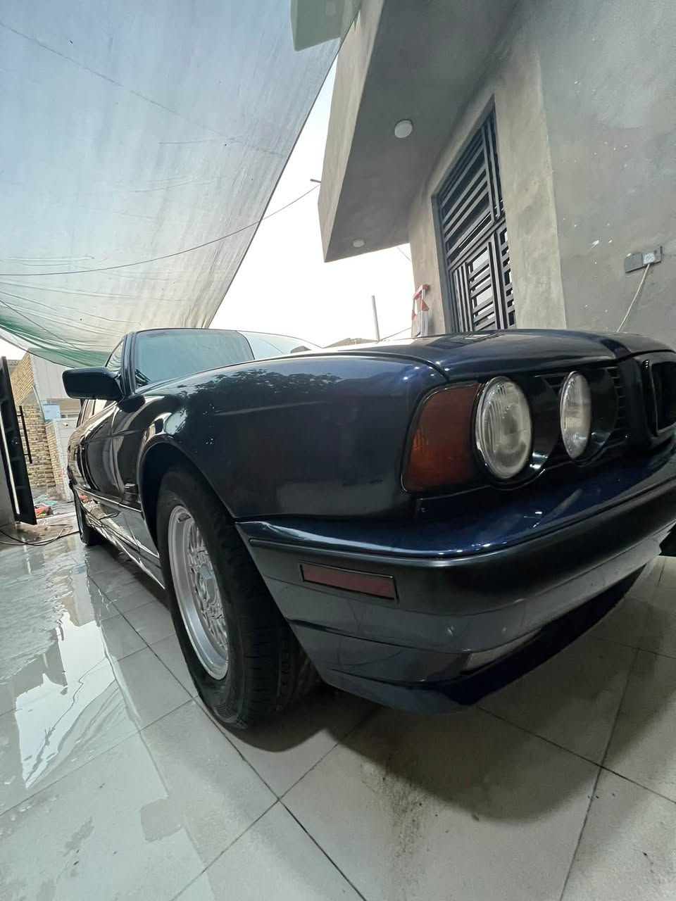 السلام عليكم 
اصل وفصل 
BMW525 
للبيع او مراوس  بجالنجر 2012
السياره جديده بكل معنى الكلمه ومصروف عليها هواي 
كير ومكينه  كفاله قبل شهرين شادهن 
تخم ضفيره جديد 
حداديه اماميه خلفيه وسطابكسلات جديد 
تخم تاير. وويل جديد 
غرفه جديده لون ابيض جديده 
صبغ جديد درجه اولى صارلها يومين تبولشت السياره 
منضومه تبريد ثلاجه 
منضومه مي جديده 
السياره متصرف عليها ولا دينار 
سلايت طكتين 
كشنات كهرباء
تجاوي كهرباء 
رقم بابل سنويه ٢٨ مداور ثاني يوم 
السعر ١٠٠ وبيها مجال 
مكاني بابل حله 
مامتواحد عل فيس اقره المنشور وخابرني 
***********
