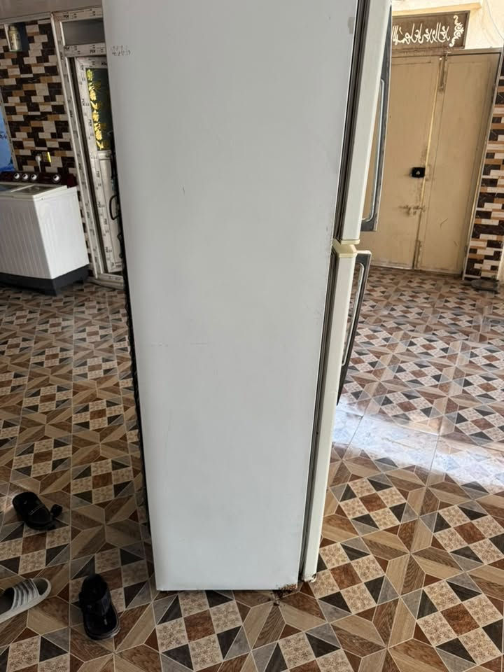 ثلاجة • تشتغل • تعمل ثلج