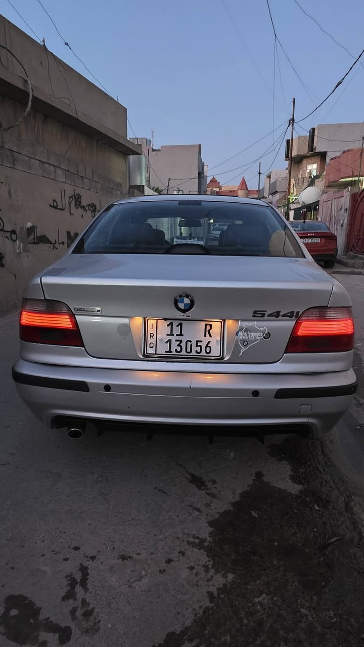 للبيع السعر 85$قفل 
🚗 موديل 1998محدث 2000
حجم 535كير مكينه وسنويه وبليته اصل وفصل.8
⚙️ محرك 8 سلندر 3.5 – عزم نار وصوت يونس
🔧 كير أوتوماتيك تيبترونك ثلاث انظمه 
🛞 ويل حجم ١٧
طخم تاير جديد 
💨✈️بيها شلعه نار 🔥
مضخم صوت بل صندوك 🎼
سستم صوت وعزل يخبل 🔥🎼
✨ فل مواصفات + دعامات M 
🛋️ داخل جديد كشنات جلد 
❄️ تبريد ثلج تدفئه شغاله 
🔌 كلشي بيها شغال بدون استثناء
‏ 🔥 كزور رياضي بيها منظومه نار من الكزوز
🧼 الحالة:
صبغ عام جماليه 
✔️ بدون ضرر
✔️ سقف تنتا سلايت طكتين 
✔️ محرك وكير شرط لوك
✔️ جاهزه لاأخير ترايك للبصره                                         موبايل+واتس ***********
***********
