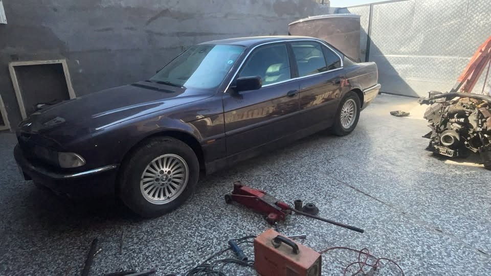الادمن الكروب المحترم

السلام عليكم 

 ((بيع مستعجل لي ضرف عندي ))

بي ام 730i اصل خفاش مديل ١٩٩٥

مكينة 30اصل  قبل شهرين شادها من حسين الكرادي والوصل موجود بل صور 

الكير 30اصل 

حدادية امامية خلفي نظيف تقريبا ٨٥ /١٠٠ 

نظام اي بي اس شغال

تخم تاير جديد ويل ابلاد

كشنات جلد كهرباء يرادلهم صيانة او دوشمة

تبريديرادلة غاز فقط???

كهربائيات كلها شغاله من كل النواحي ناصي عالي دبل اشارة يمين يسار ماسحة مري  (دبل جام اربعتهم )شغالة. الانارة الداخلية كلها ابواب وسقف وشمسيات كلشي شغال 

بردة كهرباء بلاد 

سنترلوك  ابلاد ريمونت اسويج ابلاد 

جنطة شفط 

صبع مصبوغة حزام هم نظافة وجراد وجمالية الها سنة ٢٠٢٤ عند اهلها القبلي 

السيارة
رقم بغداد دولي تحويل في اي وقت

 السعر 60 وتجي وتفحص والي بي الخير يصير انشاءالله

مكان السيارة بغدادتقاطع النهروان 

رقم الهاتف واتساب خط 
***********
