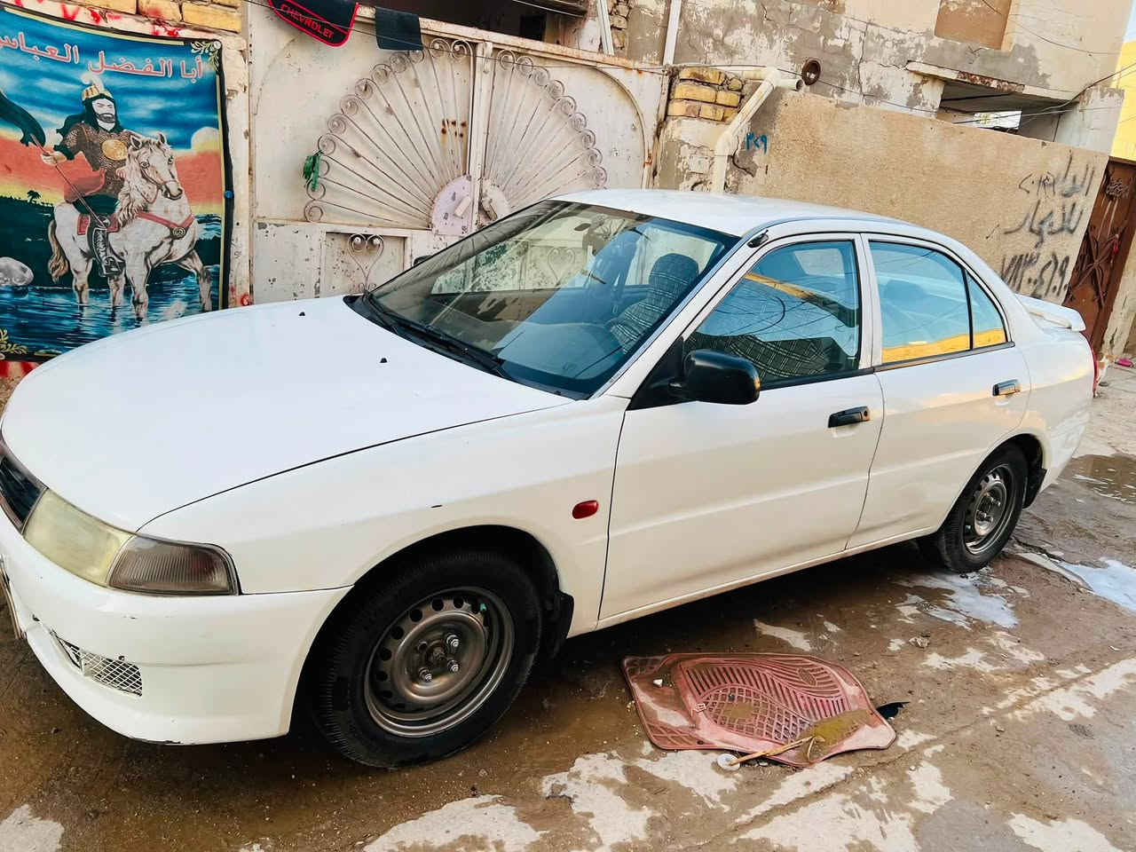 السلام عليكم لانسر 2001 مكينه 1600 لاتبخير ولاتنقيص تبريد ثلج تدفئه شغاله مصبوغه حزام جماليه رقم بغداد مداور ثاني يوم مكانها ديوانيه سعرها 47 وبيها مجال للشراي ***********
