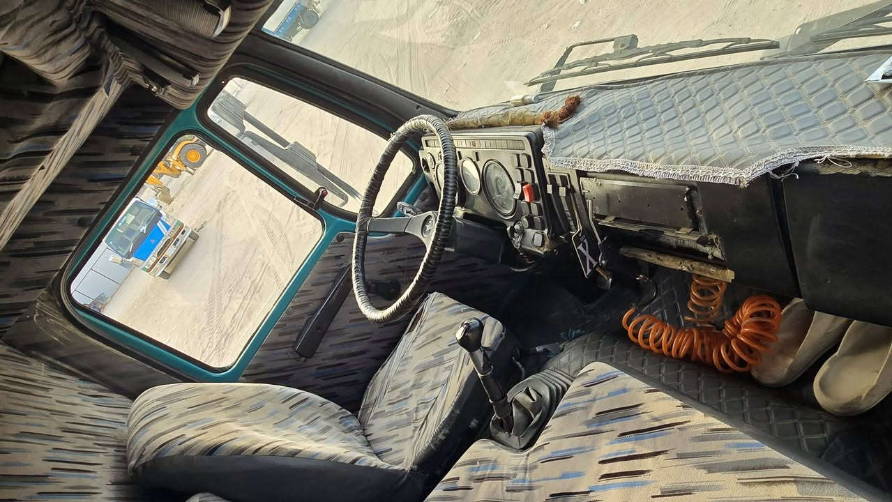 سلام عليكم
البي تك موديل ٧٥ للبيع 
مكينه ٨ كير ٢٥ 
٦نمر وشلعه   كهربائيات كلها شغاله 
زوج باتريات جديد 
سياره كلش حلوه ومرتبه  للاستفسار *********** 
مكان السياره البطحاء
