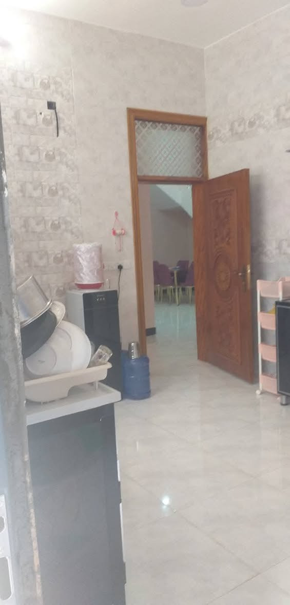 🏡#للبيع – دار حديثة البناء طابو زراعي (سند 25)..
📍#الموقع: خلف مستشفى سلمان اللهيبي الجديدة، قرب مشروع الصب الكبير، مجاور قرية عداي، وعلى بُعد نحو 600 متر من الشارع العام، وقريب من جامع الأخيار.
📐 المساحة: 165 م²
📏 الواجهة: 11 م²
📏 النزال: 15 م²
🏠 #تفاصيل الدار: ✅ طابق ونصف
✅ سنة البناء: 2023
✅ 3 غرف نوم
✅ صالة كبيرة
✅ استقبال
✅ مطبخ
✅ صحيات داخلية وخارجية
✅ سطح (شتايكر)
💰 السعر المطلوب:  ٧٥ مليون دينار وقابل للتفاوض 📞 #للاستفسار والتواصل:-
***********📱
#متوفر واتس اب بالرقم اعلاه ⬆️
