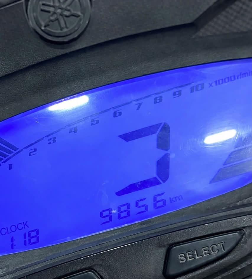سلام عليكم جيتي آر للبيع لون مميز احمر دراجه مكفوله  بيها فطر. بل بجم موضح بل صوره مصلح رمبه صارلها شهرين ونص منزلها رمبه الدراجه ماشيه اخذتها 8966  وهسه ماشيه اقل ال١٠ تالاف الدراجه حلووه وعليها تزويد خارجي ستان رياضي يدات رياضي قبضات بانزين رياضي قطره دهن قطره اكسل 
قاعده رقم كشن رياضي وبعد بيها غراض السعر ١٢٥٠ وبيها مجال بسيط مكاني الكريعات يم مطعم البلام لاستفسار *********** حسين 
*********** حسين
