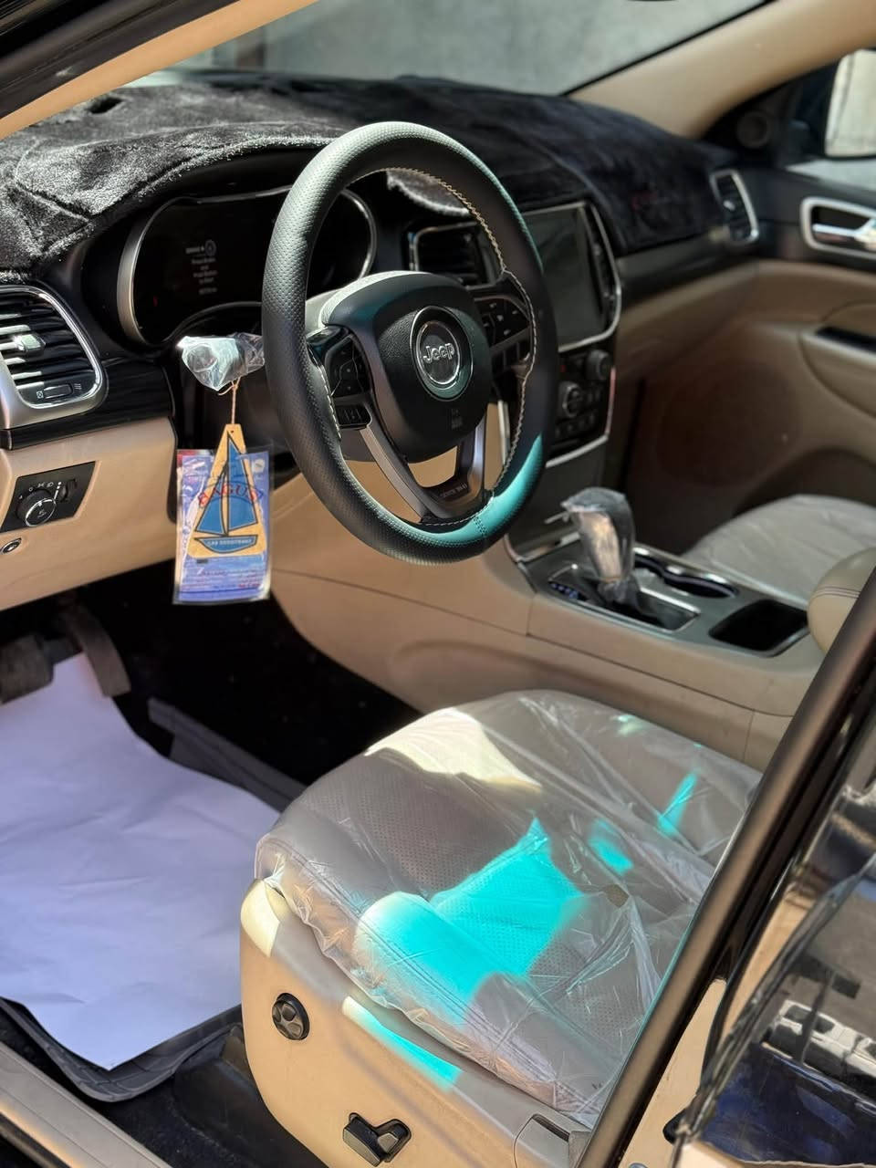 يا الله
سلام عليكم  

☎️ للاستفسار *********** 

جيب2022لاريدو ام رادار الامامي

محرك V6 3600 رقم بغداد باسمي

رادار جانبي امامي 

حساسات خلفي امامي

شاشة جبيرة كامرا 

تحكم ستيرن كهرباء

 كشن كهربائي 

خزن كشنات

كشنات جلد بيج

ماشيه 86مايل 

باقي مواصفات الاريدو المعروفه

حادث موضوح بل صور 

 سياره عليه برمجه فتح سرعه 
برمجه مراوح 
برمجه بانزين (لو اوكتان)

سعر 205$

مكان سيارة بغداد
