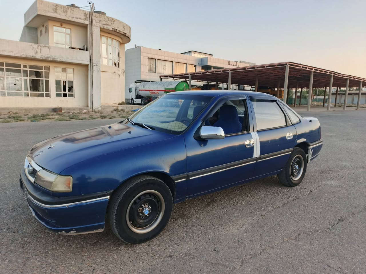 ئؤپل مؤديل1991سه نه واي به شرت حاسيب ئاوليت
مه كينه ٢٠گير مه كينه به شرت بي دعم بي له دراو 
بي خيس تنو تؤل مالي دؤست كاره بي هامو به شرت 
دوا تي لؤكه نرخ 17ماعامه له ناو نيشان جمجمال 
***********ئاسيا***********

