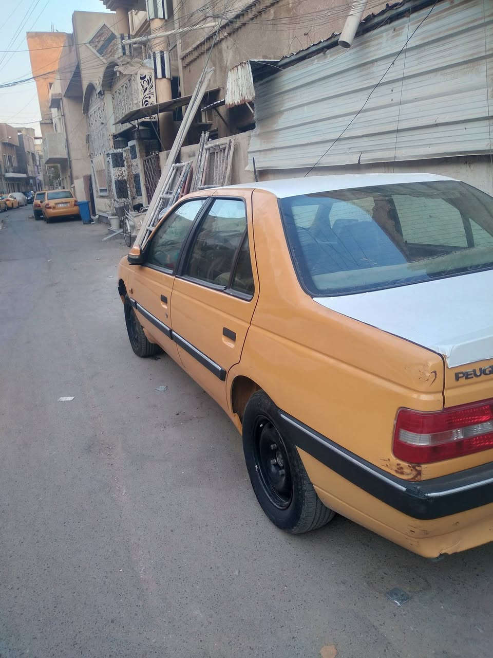 اسلام عليكم بيجو لميس ٢٠١٣ ب اسمي رقم نكليزي هزه جديده كير مكينه تبريد صدر كله نضيف السياره مابيها صبغ بس بل هلاله أثر تعمير خياس خفيف بيها نواقص بصيطه بطاين باب  وسبير السعر ٣٠ وبيها مجال بصيط سياره حلوه مال شغل ع باب الله مكان السياره بغداد الاعضميه ***********
