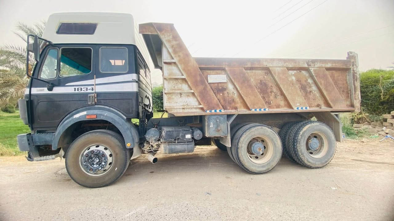 للبيع موديل ٩٣ مكينة ٦ 
مجموعة مان نص
كلها بالشرط 
السعر ١٩٥ وبيها مجال للشراي
***********
