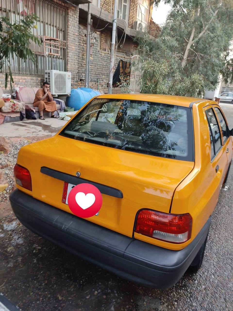 السلام عليكم 
سايبه للبيع الموديل 2023  
رقم انكليزي قادسيه 
سنويه ما ساقطه 
السيارة بأسمي 
مكينه مكفوله لا تنقيص ولا تبخير 
كير مكفول
تريد ثلج منضومه جديدة
هيئه بحث وخط وغرامات مصفرة 
السيارة مكفوله كفاله ما عدة شبر بلجاملغ الأمامي جهته السائق  
السيارة مكانها ديوانيه مركز 
الرقم ***********
