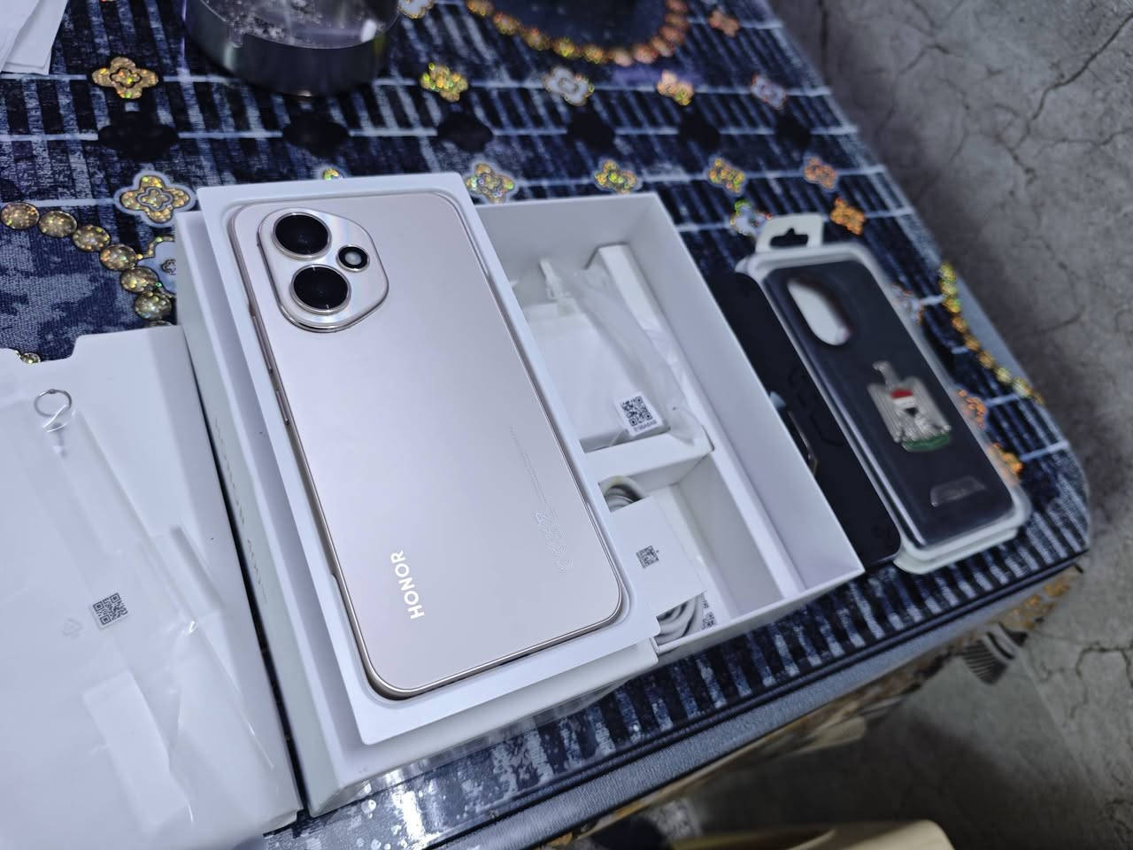 Honor 400 | ((العادي)) | هونر 400
جهاز هونر 400 ذاكرة 256

نظافة الجهاز 100%

من الصور تگدر تشوف نظافة الجهاز

الجهاز مكفول كفالة عامة من كلشي لا داخل صيانة ولا مفتوح

ملحقاتة كلها كاملة

الملحقات :- {الكارتون بكامل الملحقات} ، {الشاحنة} ، {دبوس الشريحة} ، {حافظات عدد 2 }.

الجهاز رايدة بـ480 الف
مكاني بغداد الدورة
متواجد خاص او رقمي 
***********
