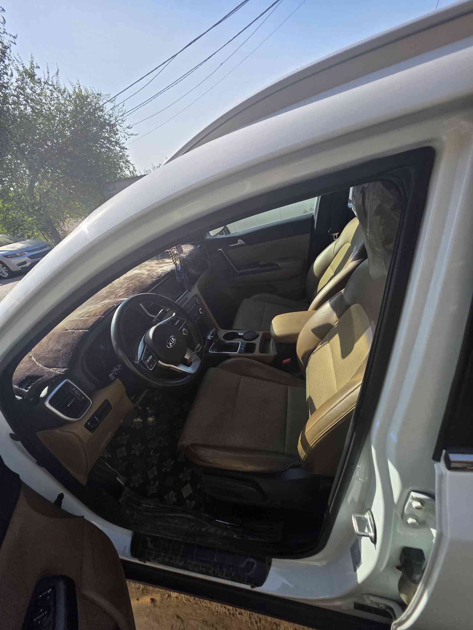للبيع - كيا سبورتج 2020 خليجي

🚗 الموديل: سبورتج 2020
📍 خليجي المنشأ
🛣️ الماشي: 62,000 كم فقط
🎨 اللون: أبيض
🪑 الفرش: جلد بيج
⚠️ ملاحظة: يوجد صبغ (الضرر موضح بالصور)، ماعدا ذلك السيارة نظيفة جداً وبحالة ممتازة..
💰 السعر: 162 ورقه (قابل للنقاش بشي بسيط)
📍 الموقع: الكاظمية - بغداد
📞 للاستفسار والمعاينة:
***********
