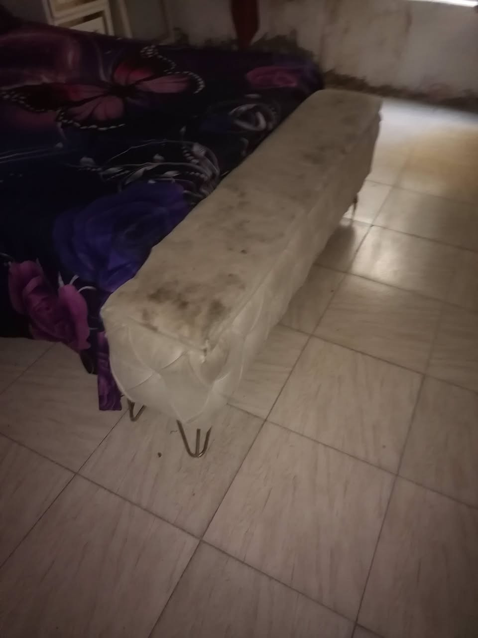 ألسلام عليكم من رخصة مدير الگروب غرفة اخشاب للبيع ماخذيها ب٣٥٠٠رايديها ١٥٠٠وبيها مجال قليل يرادلها تصليحات بسيطه يدات ومجرات غير متواجد عالفيس وهذا رقمي ***********
