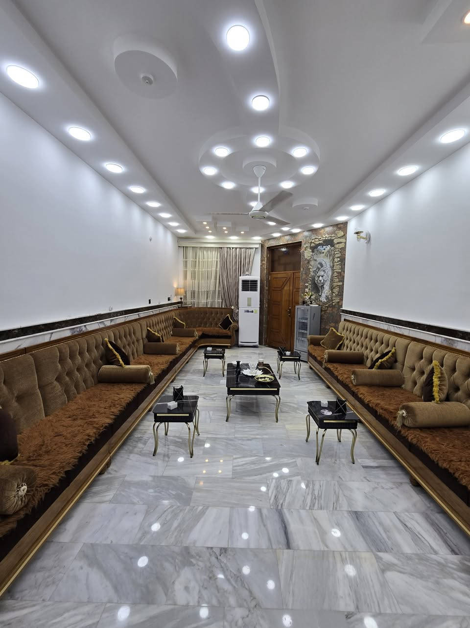 ّ🔴اعلان رقم 164
#مطلوب_للبلدية
#حي_الجامعه_الاولى_قرب_مستشفى_التركي
المساحه 250 متر 
الوجه 10
النزال 25
عرض الشارع 10

🛑 ط1 
غرفتين وم ،صاله ،استقبال ،مطبخ بارد مع حار ، مجموعه عدد 2 كراج حديقة
 🛑ط2
اربع غرف نوم + هول وصحيات 

#السعر : علق (تم)

 #ملاحظه 🛑 مطلوب 85مليون 
#التسديد السنوي 4.450
🍁🍁🍁🍁🍁🍁🍁🍁🍁🍁
للاستفسار او الاتصال على الأرقام التالية
 
#المكتب :📞📞   ***********
🍁🍁🍁🍁🍁🍁🍁🍁🍁🍁
عنوان مكتبنا : 🏦#الفلاحية_قرب_صيدلية_كربلاء
