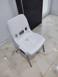 ژمارەی کورسییەکان 15 دانە نرخ : 150٫000 دینار پەیوەندیکردن : 077035469...