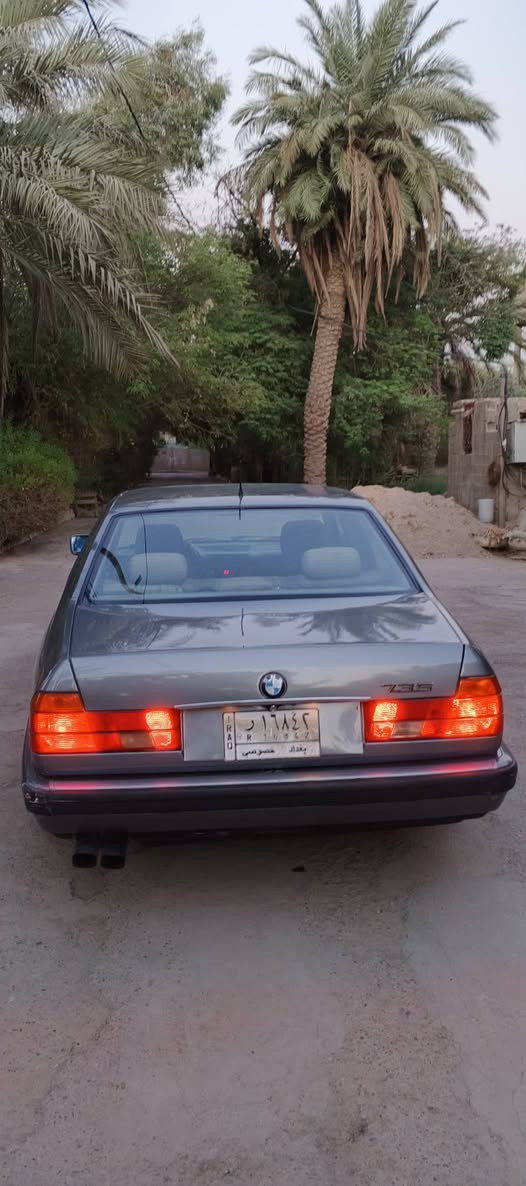 بي ام للبيع موديل 1994
تبريد شغال  تخم تايرات سياره جاهزه 
هاتف ***********
