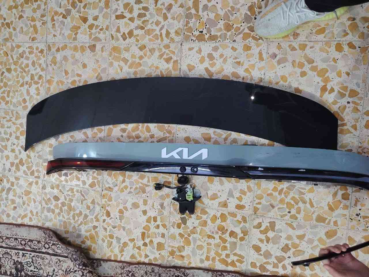 بغداد
عندي مسطره  جهة الايسره  وكيلون  وتريشه فوك القلق الجنطه وكامره  وبصمه مال الجنطه
مال فول  كي فور
كي 4
***********
