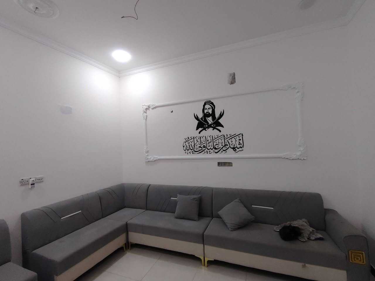 🏠 دار للبيع كوت حي الحكيم شارع بيت عطوف مساحه 55متر
طابو زراعي مرقم من قبل قسم بلدي حي الحكيم خدمات ماء كهرباء مدارس يتكون من....غرفة نوم...مطبخ....استقبال...مجمع صحيات...طرمه...مخزن...سطح....سعر 28
#للاستفسار_مرجعة_مكتب_الريان_الاستثمار_العقار
_كوت_حي الحكيم 
بإدارة حسين ابوسند الركابي 
***********
