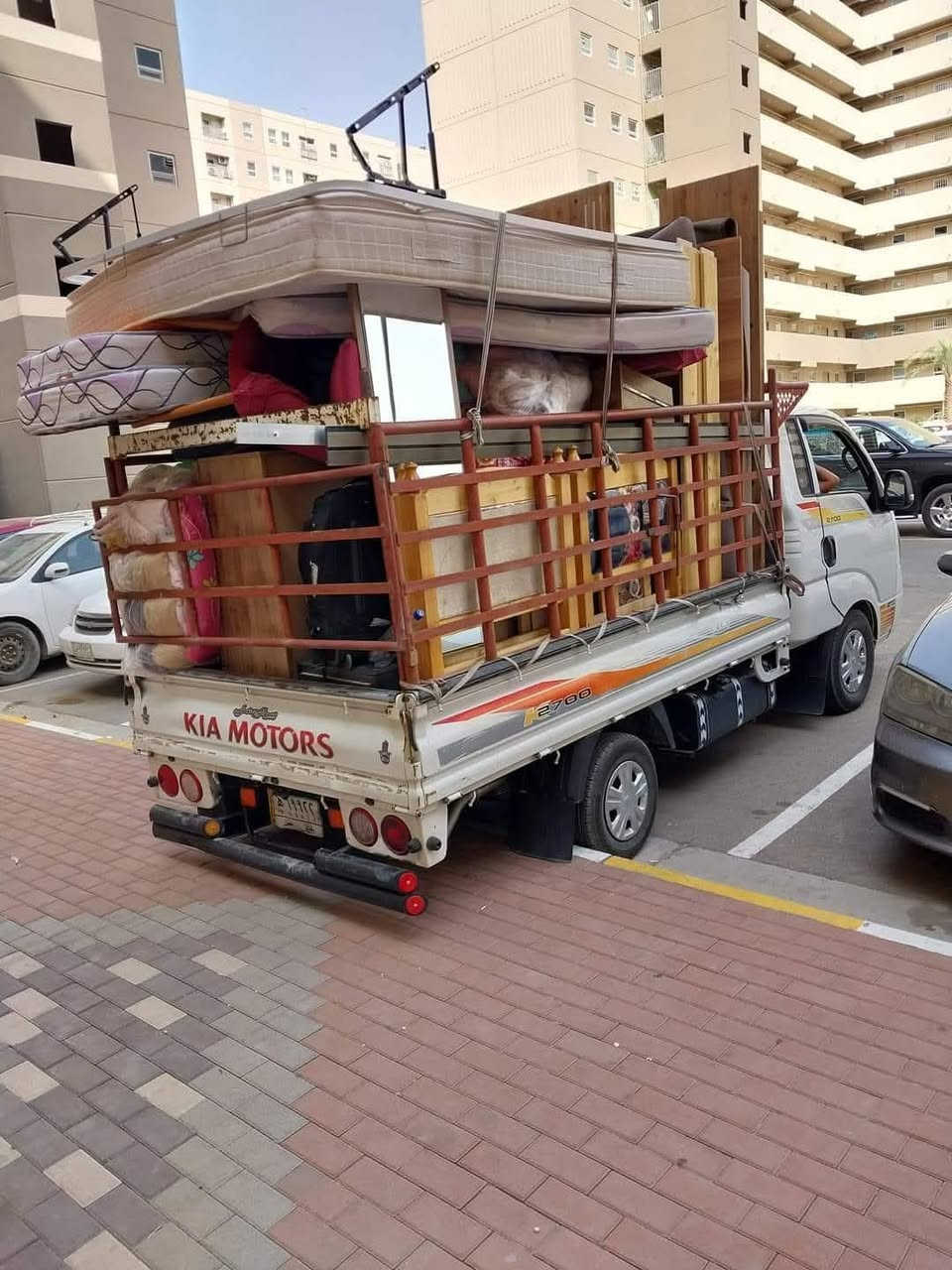 شركة العالمي لنقل الاثاث المنزلي 

🔺 تريد نقل اثاث بيتك مع شركة العالمي داخل المحافظات او من بغداد أو إقليم كردستان أو المحافظات الجنوبيه أو بالعكس كل ما عليك الاتصال بالارقام التاليه :
واتساب / اتصال    { *********** } 
واتساب / اتصال    { *********** }

🔺نتكفل بكافة الموافقات الامنيه للتنقل بين المحافظات وتتوفر وصولات نقل  داخل المحافظات ومن محافظه إلى أخرى
اتصل وخليك مرتاح {***********} 

⬇️ واليكم تفاصيل هذه الخدمه الفريده من نوعها في العراق 🇮🇶🇮🇶

🔺سيارات هينو _ كنتر _ كيا 🚛🚚
🔺فتح وتنصيب  الاثاث بالكامل
  (غرف النوم _ السبالت_الكاونترات_ الخ)
🔺تعبئة اغراض المطبخ الزجاجيه أو الملابس حسب طلب الزبون
🔺تغليف كافه الأثاث بتغليف خاص للنقل الخارجي بما يضمن سلامة وصوله بدون اي ضرر إلى بيتك 🏠🏚️
🔺 نوفر لك عمال تصعيد وتفريغ الاغراض إلى بيتك أو إلى المحافظات التي تود الانتقال إليها 🧑‍⚖️🧑‍🔧🧑‍🏭

راسلنا عبر الارقام الأتيه :  
                              ***********
                              ***********

ملاحظه / مدة كل عملية النقل لحين وصوله لا تتجاوز ال 24 ساعه ✈️✈️

نص مكتوب في الصور:
- العالمي شركة العالمي لنقل الاثاث المنزلي والمكتبي لجميع المحافظات العراقيه *********** ***********