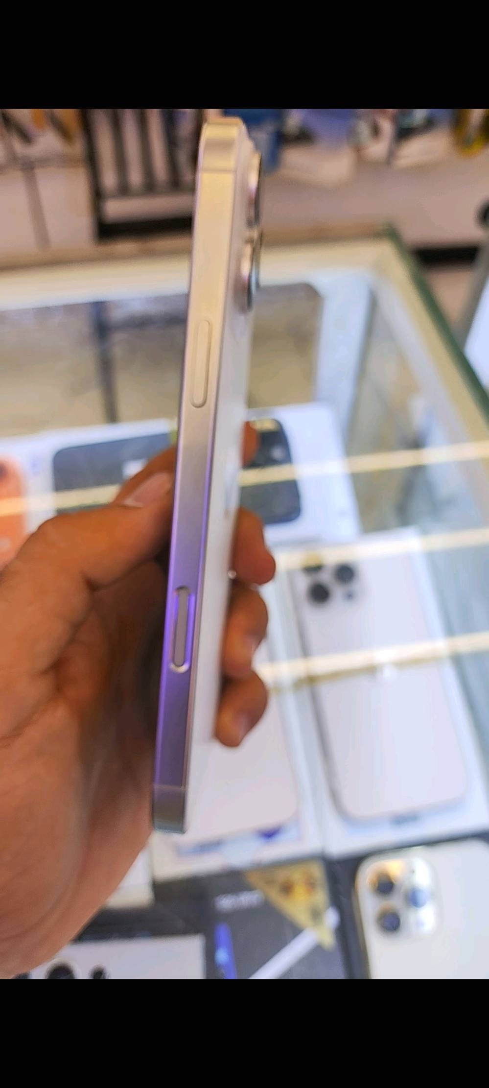 📱 للبيع iPhone 16 Pro Max
🔸 اللون: أبيض 🤍
🔸 الذاكرة: 256GB 💾
🔸 الموديل: عربي إماراتي AE 🇦🇪
🔸 الشريحة: شريحتين 📲
🔸 الحالة: وتر، لا مفتوح ولا مبدل بيه أي شيء ✅
🔸 الكفالة: كفالة كاملة من الألف للياء 🔒
🔸 نظافة الجهاز: 100% ✨
🔸 نظافة الشاصي: 100% 💯
🔸 البطارية: 92% 🔋

⚠️ ملاحظة:
الجهاز بيه شامة صغيرة جدًا وبسيطة، حجمها ما يتعدى حجم حبة السمسم، والشامة موضحة بالفيديو بشكل واضح 🎥

💰 السعر: مليون وخمسين ألف دينار

📍 الموقع: بغداد – الحرية
📞 للتواصل: ***********

🚚 متوفر توصيل لجميع محافظات العراق 🇮🇶