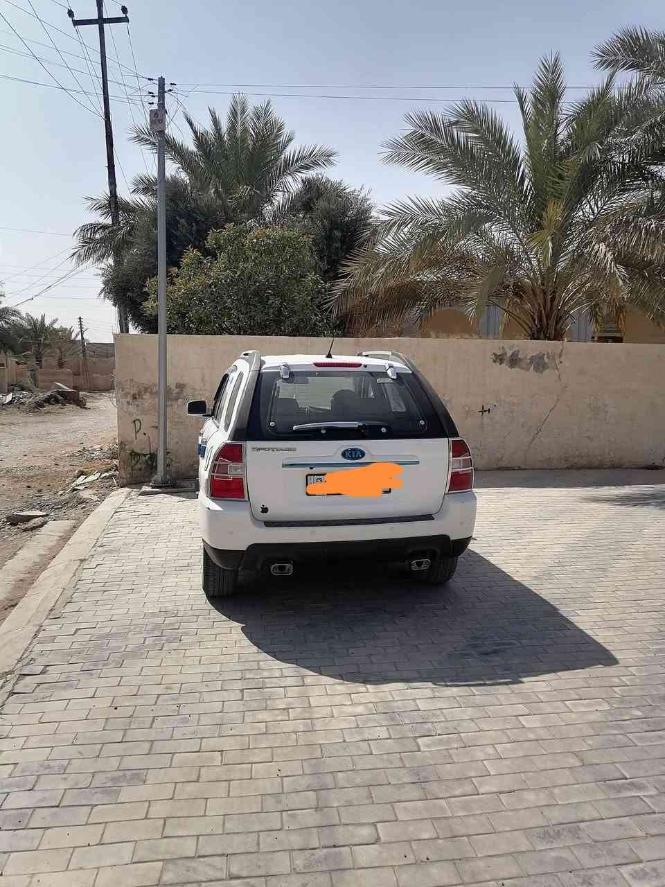 السلام عليكم ورحمة الله وبركاته
سبورتج ٢٠٠٩
خليجي كلين تدفئه تبريد خير من الله
شاشه حساسيات حداديه كامله
 سياره بيها نقوص شويه تنزل من سعره خابر وتدلل
***********
عنوان صلاح الدين قضاء الدور
سياره رقم صلاح الدين سنويه لل٢٠٣٠ باسمي رقم دولي
