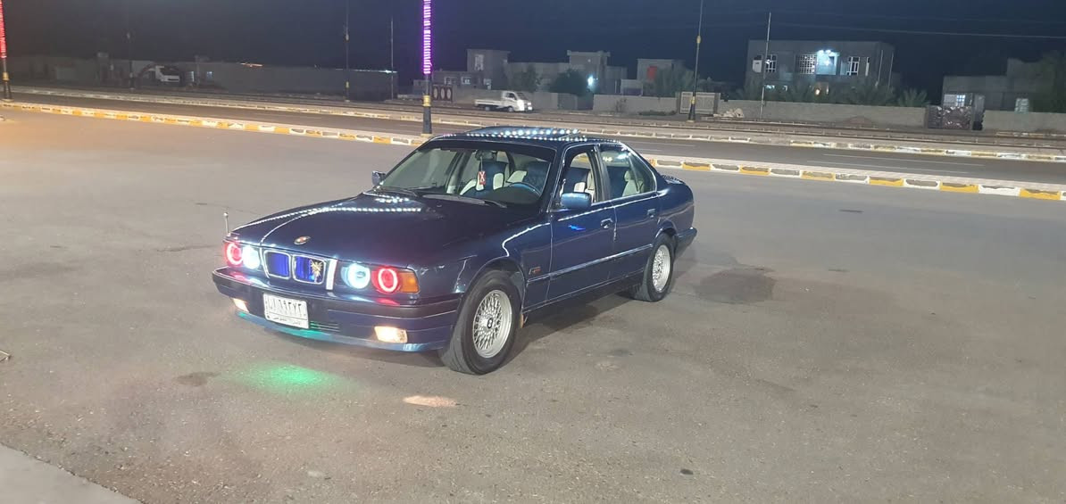 سلام عليكم 
بيئم موديل 92 اصل
 525مسكر رقم انبار نكليزي سنويه ل29
كير اتو كير محرك خير من الله
تبريد شغال صدر جديد 
سياره حلوه 
السعر 55
 العنوان فلوجه
***********
