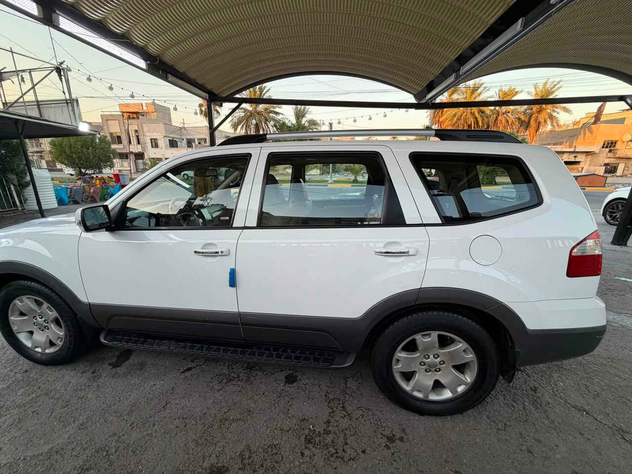 � للبيع كيا موهافي 2013 | وارد خليجي
🔹 الموديل: Kia Mohave 2013
🔹 وارد: خليجي VIP
🔹 الحالة: نظيفة جداً
🔹 السيارة استخدام شخصي ومهتم بيها
🔹 المحرك: 6 سلندر 3800
🔹 الجير: كير 7 نمر 
🔹 الدفع: 4X4
🔹 الممشى: 120 ألف كم
🔹 الفحص: بيها بارد قليل بصف السايق و ملاحظات بسيطة كلش
🔹 الإضافات/المواصفات: دبل بصمة سبير يجي ويل كب فتحة سقف كشنات جلد كهرباء مري شفط

✨ سيارة مريحة، قوية وعملية، ومناسبة للاستخدام اليومي والسفر.

💰 السعر: 148 ورقة
📍 الموقع: بغداد
📞 للاستفسار والتواصل: *********** 

للجادين فقط، والمعاينة خير دليل
