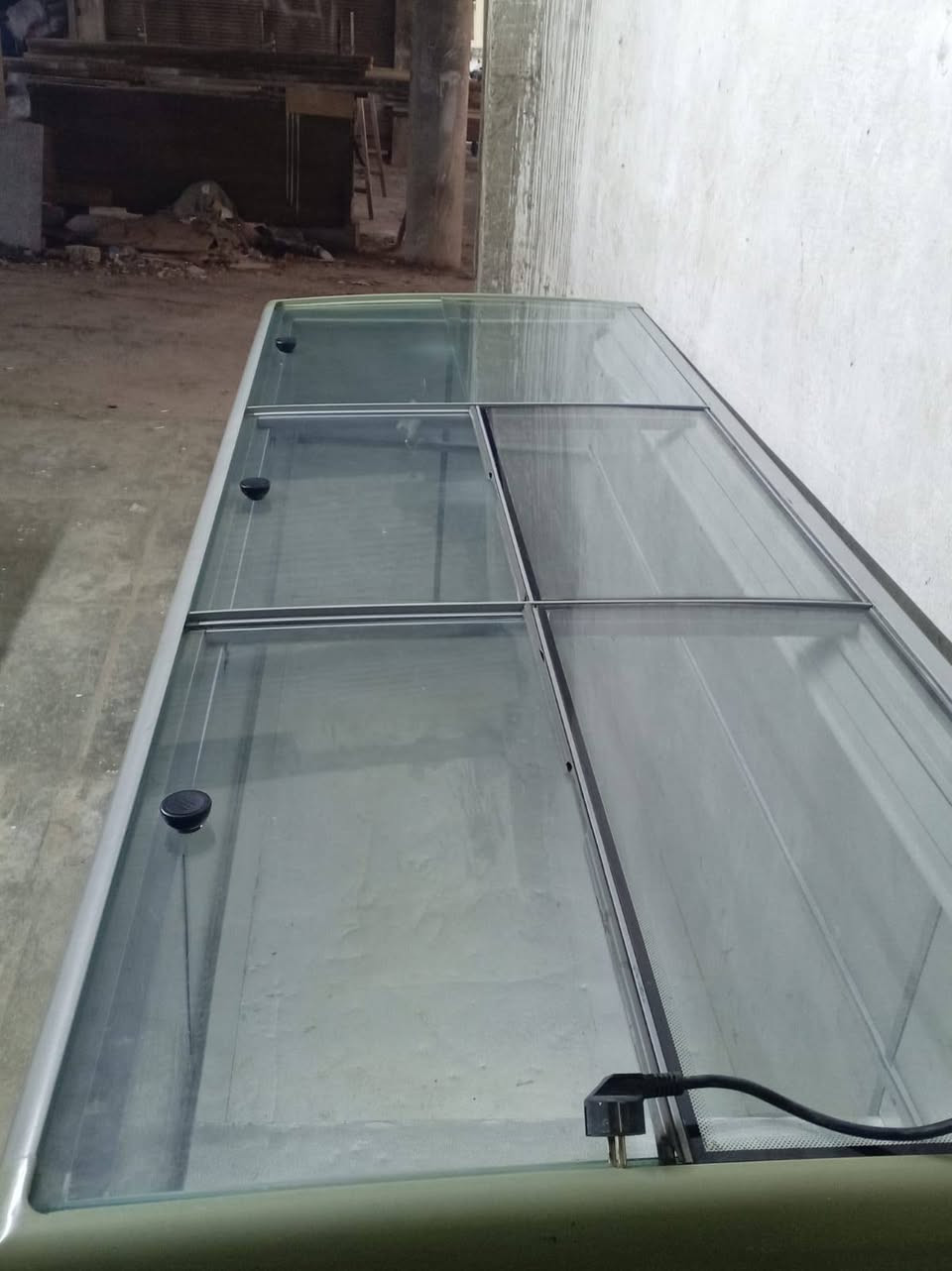عارضات مجمدات حجم كبير مترين ونص ٢.٥ بلاديات استعمال قليل تجميد فول بغداد الكماليه شارع الجامع ***********@ ٦ جامات
