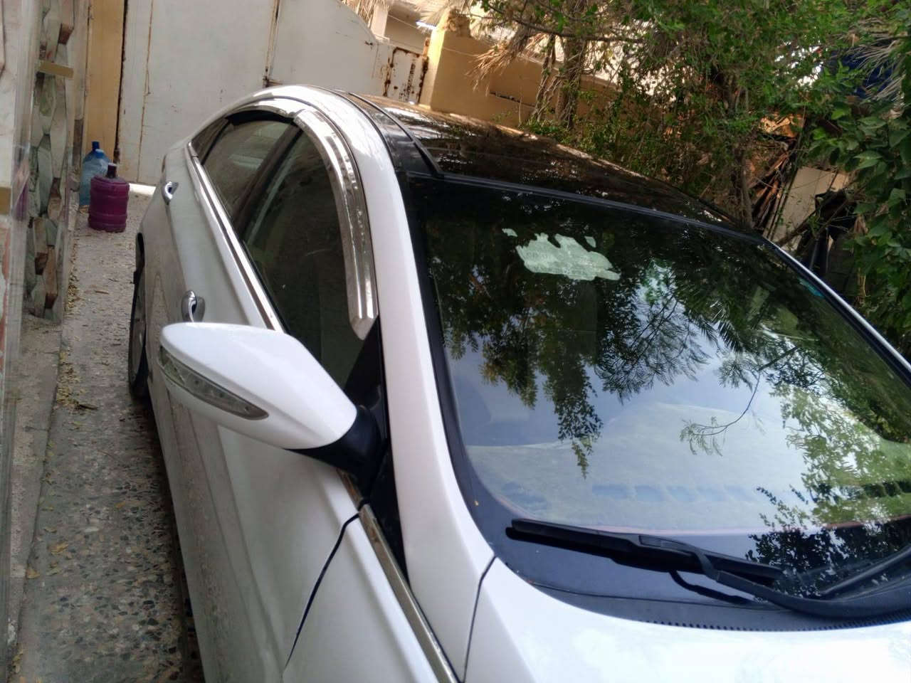 السلام عليكم 
سوناتا خليجي موديل 2011 بنورما فول موصفات 
كير محرك تبريد مكفولات 
محرك دوش 2400 
رقم بغداد انكليزي بسمي 
سيارة بيها قطع صبغ بيها لغد الأيسر معمر 
تجي شوف تقتنع نشالله خير
السعر 85 بي حك جيه 
مكاني بغداد *********** بغداد, العراق
