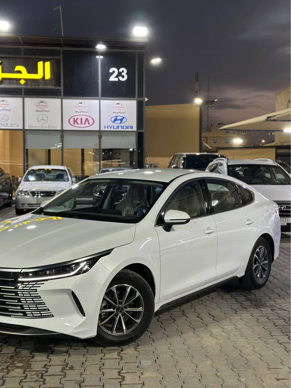 🚘 BYD ديستروير 05 | موديل 2025

✨ المواصفات:
▪️ محرك 1.5 لتر هجين Plug-in Hybrid DM-i
▪️ قير E-CVT أوتوماتيك
▪️ دفع أمامي
▪️ 5 مقاعد
▪️ بطارية Blade من BYD
▪️ شاشة وسطية 12.8 إنچ قابلة للدوران
▪️ شاشة عدادات رقمية
▪️ تكييف أوتوماتيك
▪️ تحكم ستيرن متعدد الوظائف
▪️ دخول وتشغيل بدون مفتاح
▪️ كاميرا خلفية + حساسات خلفية
▪️ ABS + مانع انزلاق + ثبات إلكتروني
▪️ فرامل يد كهربائية + Auto Hold
▪️ إضاءة LED
▪️ بلوتوث وUSB
▪️ جنوط ألمنيوم

📌 الموديل: 2025 
ماشية 5 الف كيلو فقط 
كفالة عامة من كلشي 
💰 السعر: 21,500,000 دينار

📍 كربلاء – مدينة المعارض النموذجية
🏢 معرض الجزائري | رقم 23 
 
للاستفسار والطلب الاتصال ***********
#معارض #كربلاء #بيع #شراء #السيارات كربلاء, العراق
