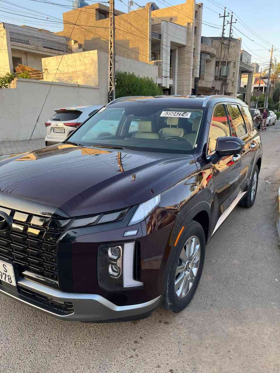للبيع او مراوس هونداي بلسايد موديل 2024  .. السعر مناسب 230 $
دخول جديد ماشية 7000 ميل فقط زيرو 
رقم بغداد انكليزي جديد بأسمي 
حجم المحرك 6 سلندر 3800 
الضرر ... حادث جانبي صبغ صفحة وتبديل ابواب جهة اليمين بچم كبس ...
المواصفات....

بصمه تشغيل عن بعد ..
رادار امامي خلفي وجانبي ..
داخل جلد ابيض ..
مقاعد تحكم كهرباء . 
مقاعد Vip  سبعة راكب ..
صندوق كهرباء ..
تبريد 3 قطع ..
نقاط عمياء ..
وبعد بيها مواصفات
للأتصال ***********
متوفر واتس اب 
مكانها بغداد الكرادة
