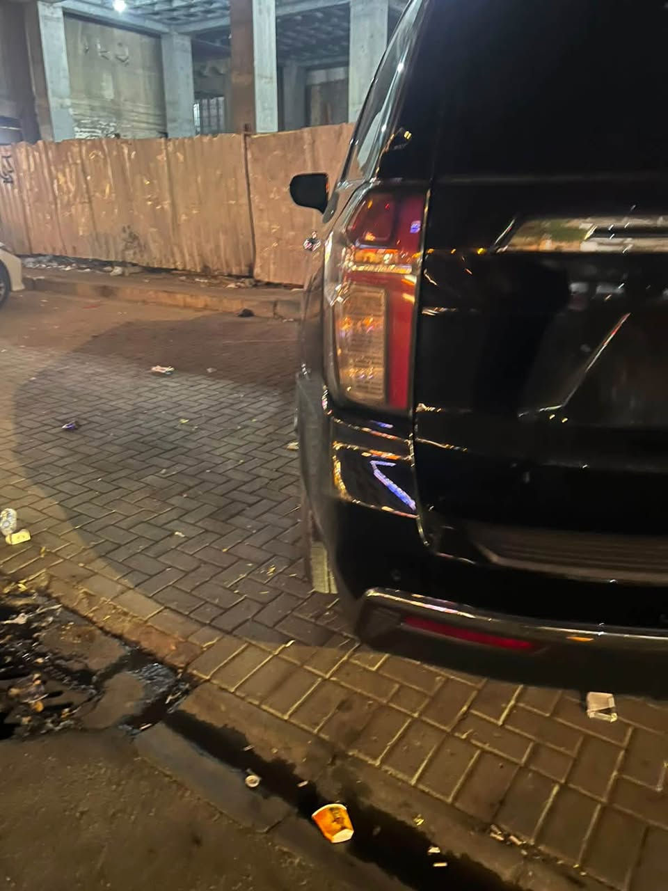 سلام عليكم ورحمة الله وبركاته اخوان سياره تاهو موديل 23 اصل بدون فتح بدون كص سياره اكفلهه من كلشي الشراي يتصل وتساب فقط ماجاوب على الفيس وتعليقات 
***********

نص مكتوب في الصور:
- 10:52 م
- 10:53 م