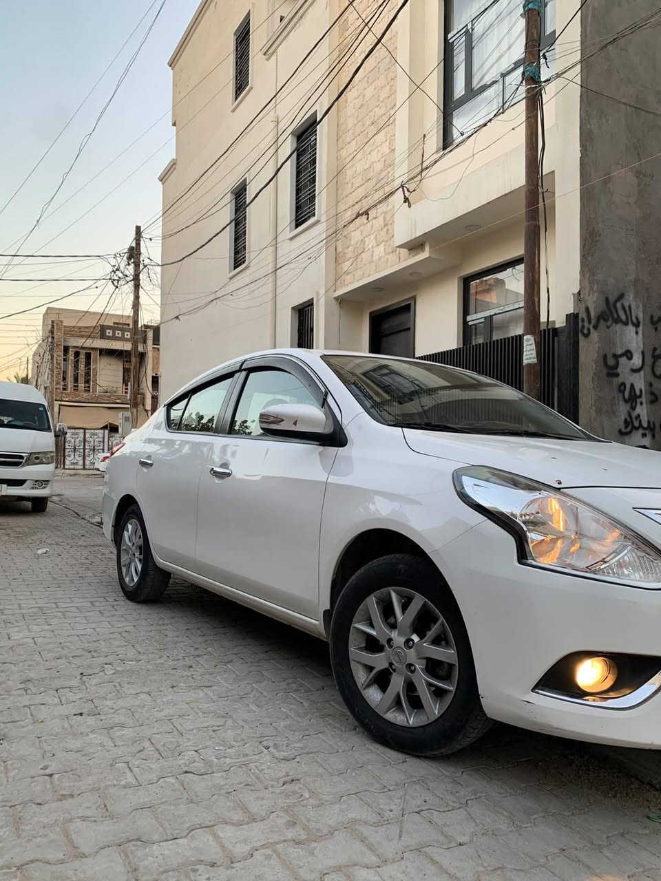 نيسان صني 
موديل 23
رقم اربيل دولي 
 مواصفات واحد ع واحد 
الي يسأل هندي لو مصري
بس المصري يجي  فول مواصفات
السياره نظيفة ومامتعوبة ع ايد وحدة  كلشي بيهة بلادي ع وضع الشركة 
 ملاحظة.. بيهة بارد صغير وبسيط جدا بالجاملغ الخلفي والامامي معدلات  بدون صبغ 

مكان السيارة / بـغـداد 

واتساب فقط  /  ***********

اتصال فقط / ***********

السعر 115 وبيهة مجال بغداد, العراق
