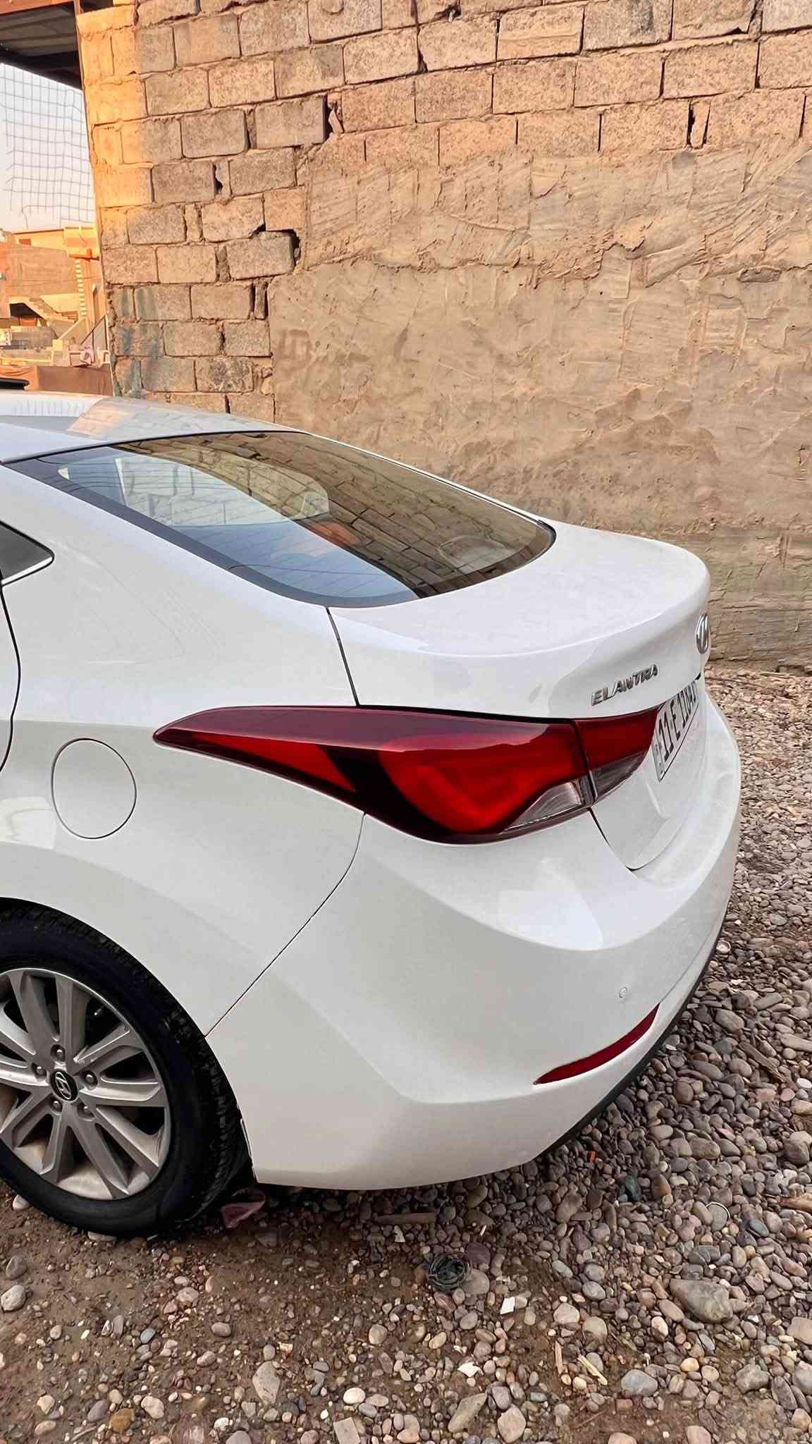 النترا ٢٠١٥ خليجي بغداد دولي بيها رش قبغ بدون ضربه جنطه وشويه بخشم البونيد مال تشليع سونار واضح محرك ١٨٠٠ وكير  وتبريد جاهزه 
فول مواصفات  بدون بصمه 
لد امامي شاشة كامره ويلكب فتحه وبعد بيها مواصفات مكاني الدجيل سعرها ١٠٨ بيها مجال بسيط ***********
