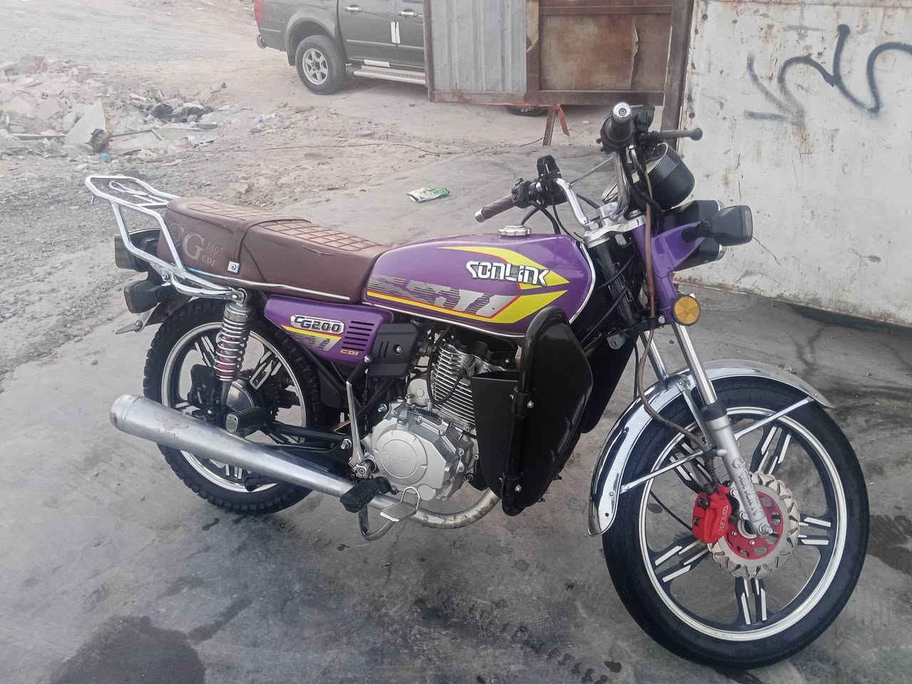 السلام عليكم سونك 200cc موديل 24 شاشه طافيه بس مسجل يشتغل مكاني حي اور *********** سعرها 700 بيها مجال بسيط
