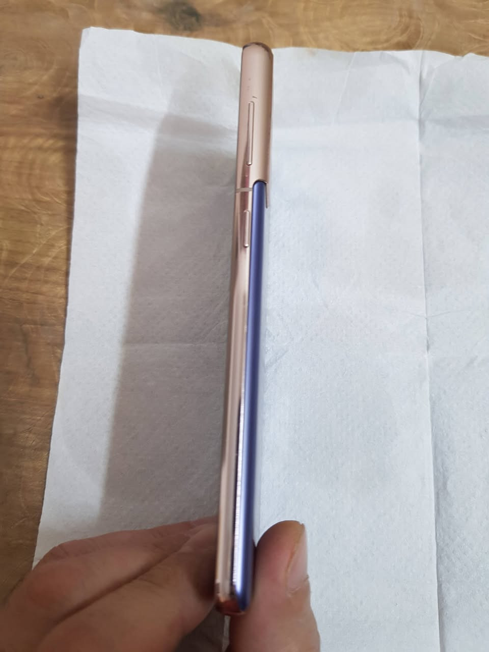 لبيع سامسونك s21 عادي تفاصيل بصور سعر 330 مكان بغداد ***********

نص مكتوب في الصور:
- 4:30
- About phone
- Galaxy S21 5G
- Rename
- Product name
- Model name
- SM-G991U1
- Serial number
- R5CRB23F92Z
- Available SIM
- IMEI 1
- 352651792660080
- IMEI 2
- 354567172660086
- Status information