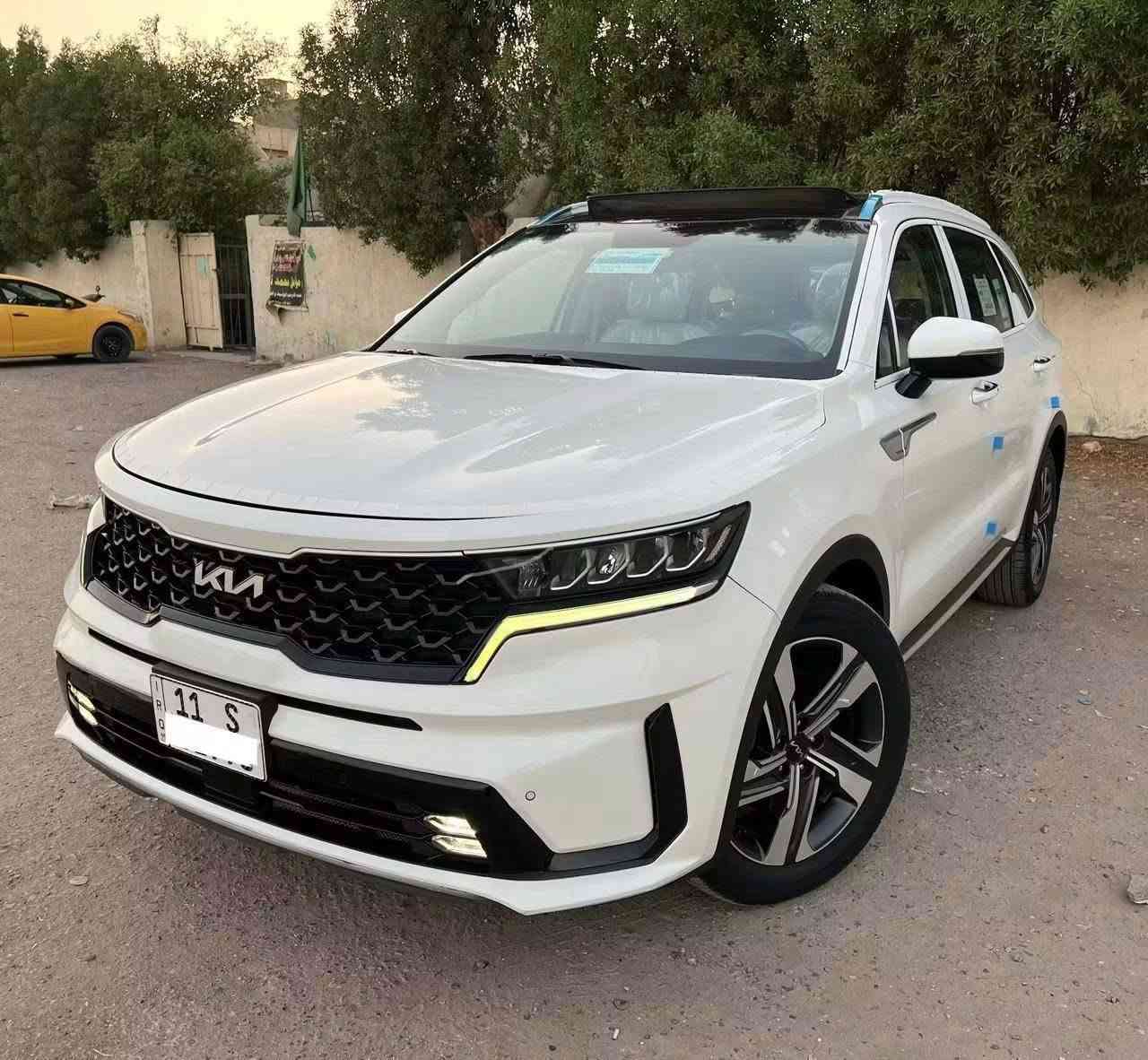 كيا سورنتو 2023 خليجي
مكفولة كفالة عامة محرك ٦سلندر 
٧راكب ٣قطع تبريد بصمة بانوراما 
كشنين كهرباء مرايات كهرباء 
كاميرا شاشة تحكم استيرن 
حساس خلفي وامامي لد أمامي وخلفي دبل ايرباك 
بردات لايت زنون ٤عدسات هند بريك دكمه 
جنطه كهرباء شاحن لاسلكي 
دمام بدشبول مانع انزلاق مانع انحدار 
أوتو هولد درايف موود 
ماشيه ٣٢ الف سيارة جديدة وجاهزه 
كلها على وضع الشركة 

رقم انكليزي سنوية جديدة هزه جديدة 
للبيع أعتذر عن المراوس بغداد البلديات 

رقم صاحب السيارة 
***********
