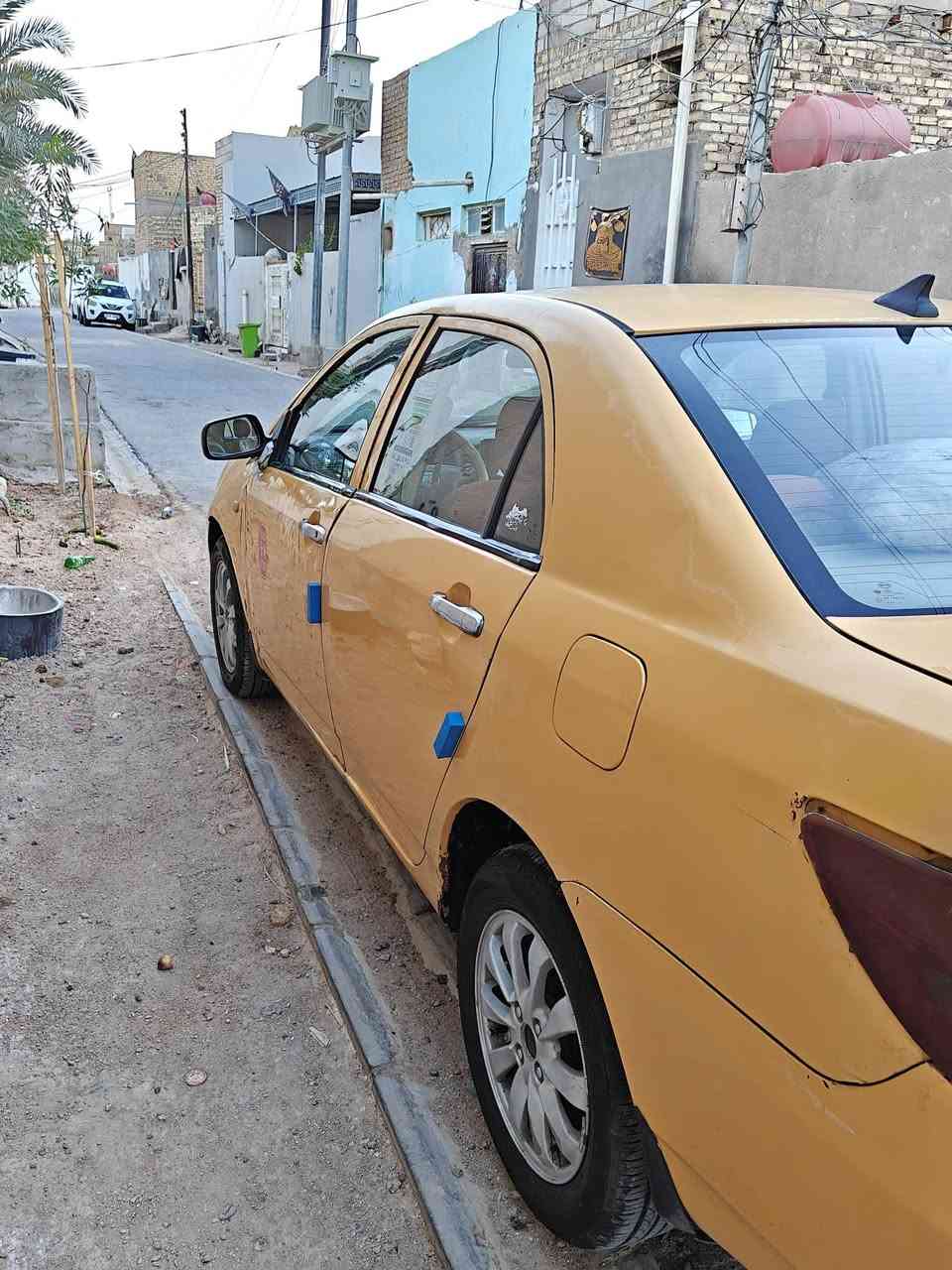 Byd 2013  كير اوتوماتيك محرك وكير لانسر كير ومحرك كفاله تبريد ثلج تخم تاير جديد ستوني شادهن  حداديه ممتازه   الكشر بي ضربه بس باب السائق  والباقي كفاله السياره بحاله ممتازه جدا لاتبخير ولا تنقيص السعر 38وبيها مجال المكان الديوانية الحمزه الشرقي ***********
