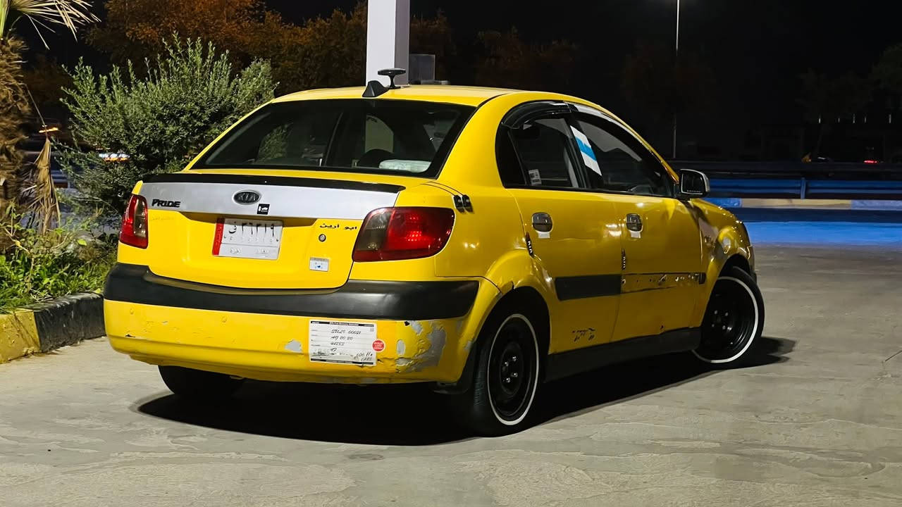 سلام عليكم 
كيه ريو 2007 رقم بغداد باسمي السياره مكفوله من الحادث بيها طخات بسيطه طخم تاير جديد باتري جديدي كهربائيات كلها شغاله السياره مال شغل داخلها جديد صدرها نضيف 
مكان السياره موصل شلالات 
سعرها 62 وبيها مجال بسيط 
استفسار 
***********
***********وتساب
