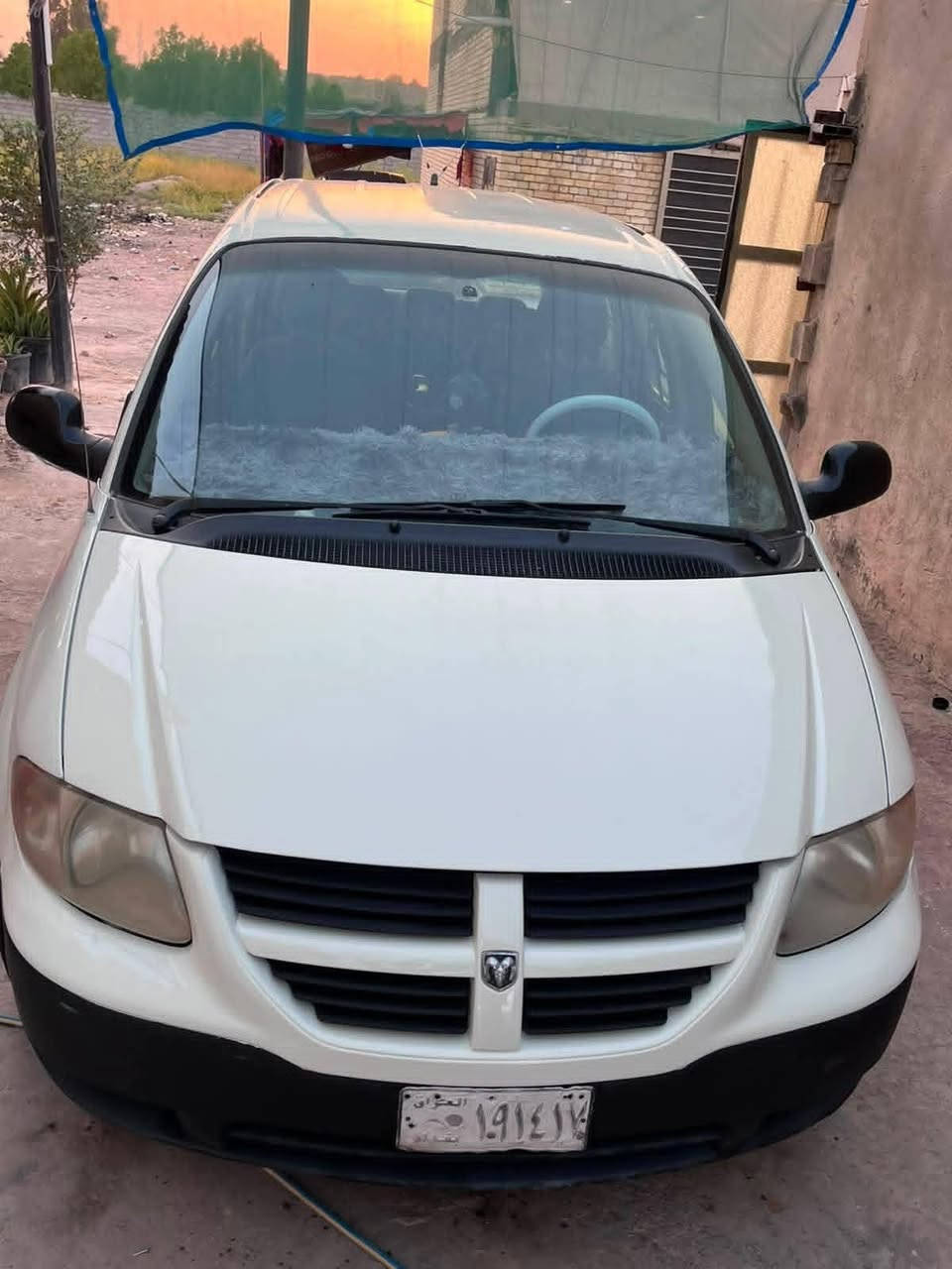 بيع مستعجل دوج كرافان موديل ٢٠٧ سيارة جديدة ونضيفه مكينه وكير طك كارتون تبريد ثلج❄ تخم تاير جديد صدر جديدة شاصي قصير كشنات بلع سياحي كاهربايات كله شغله سعر ٧٣ وبيه مجال  مكاني بغداد ***********
