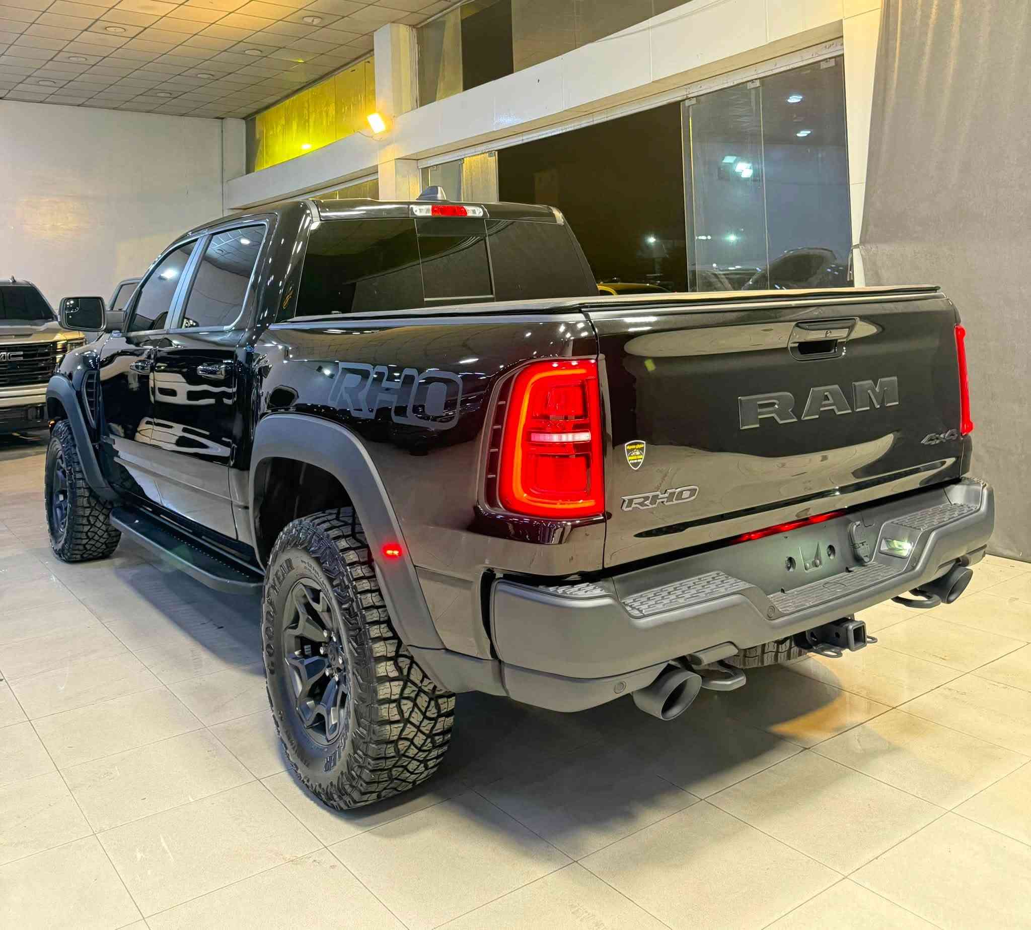 Dodge Ram 
2026 RHO
V6 - 3.0T - 4x4 
540hp

launch control mode ✅ 
بسمە
 شغال
شاشە تیسلا
کامیرە
لایت لید
بگ لایت لید
گیج الکترونی
کوشینات جلد 
کوشینات هیتر
سوکان هیتر
باب طویل
بودی قصیر
دبل اکسل
رادار
ئوتو ستوب
ویل 17

4.000 mile
2 قطعە بدل بلادی
بدون صبغ
سعر 695 ورقە

***********
***********
