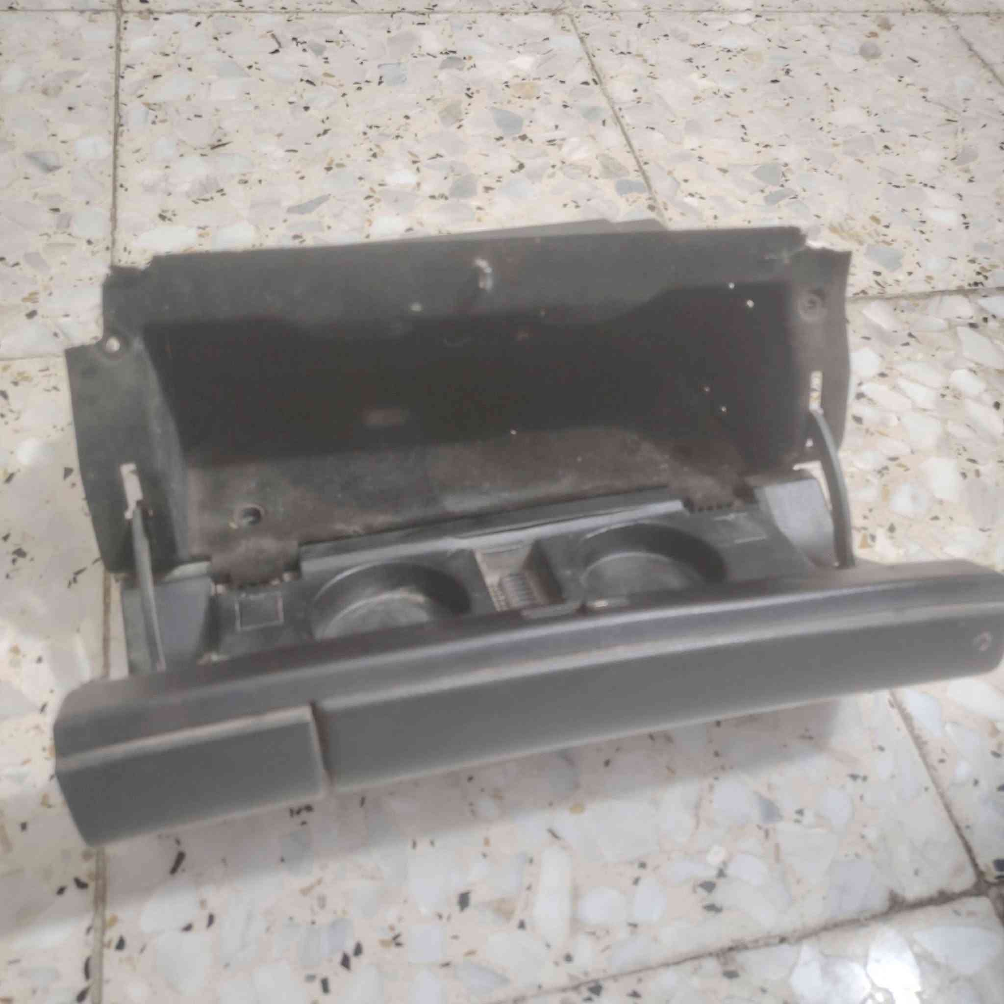 سلام عليكم
جكمجه نضيفه مارسدس دب
قيم وخذ
***********
