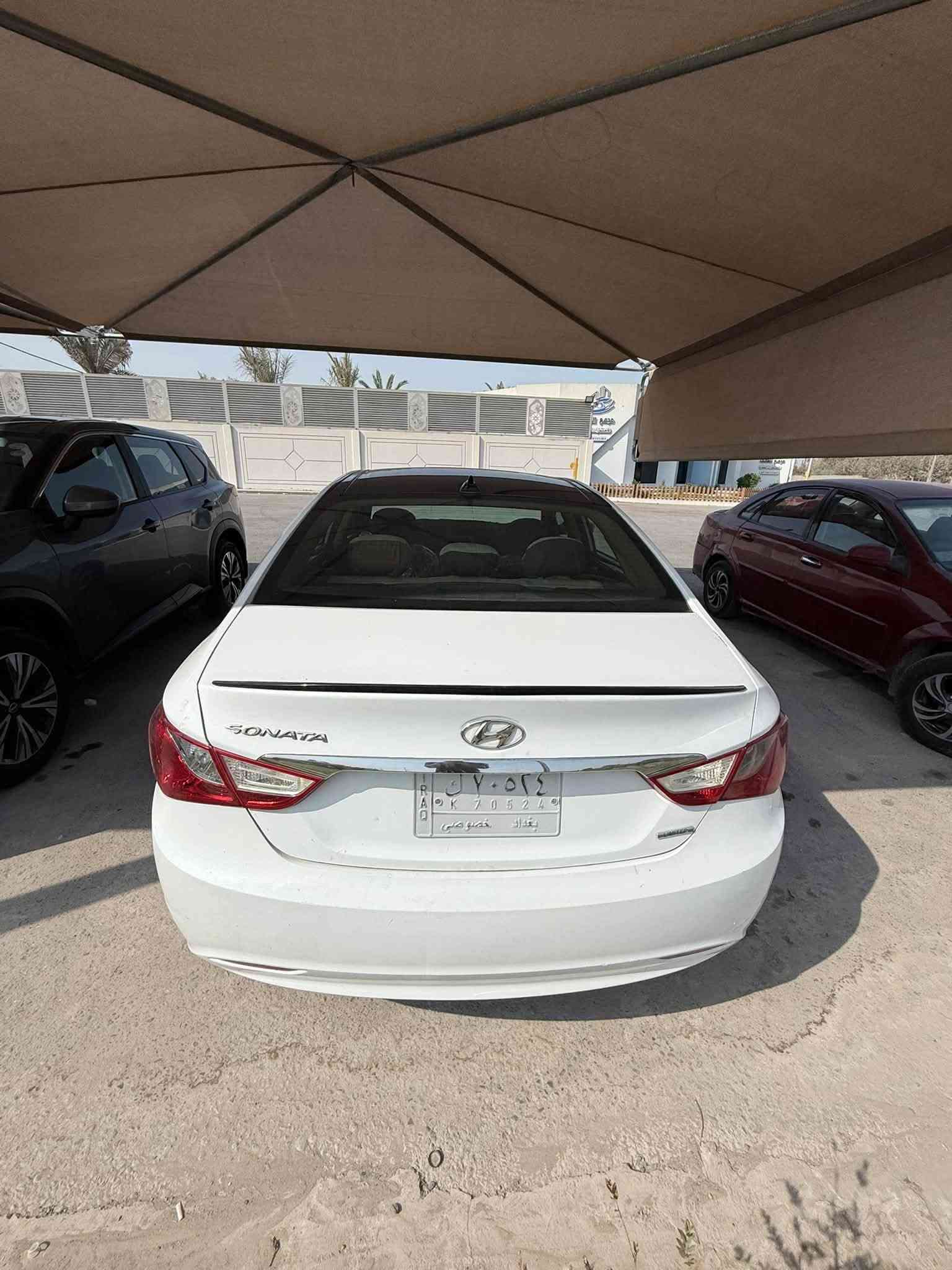 سوناتا موديل 12وارد امريكي محرك 2400سياره فول 1/1حادث ماجلغ وبنيد ومبدل نفس لون بيه شويه صبغ خلف المازده 
محرك كير تبريد تايرات كله جديد رقم بغداد سعر 82وبيه مجال شراي يتصل ويدلل مكاني بغداد شهداء البياع ***********
