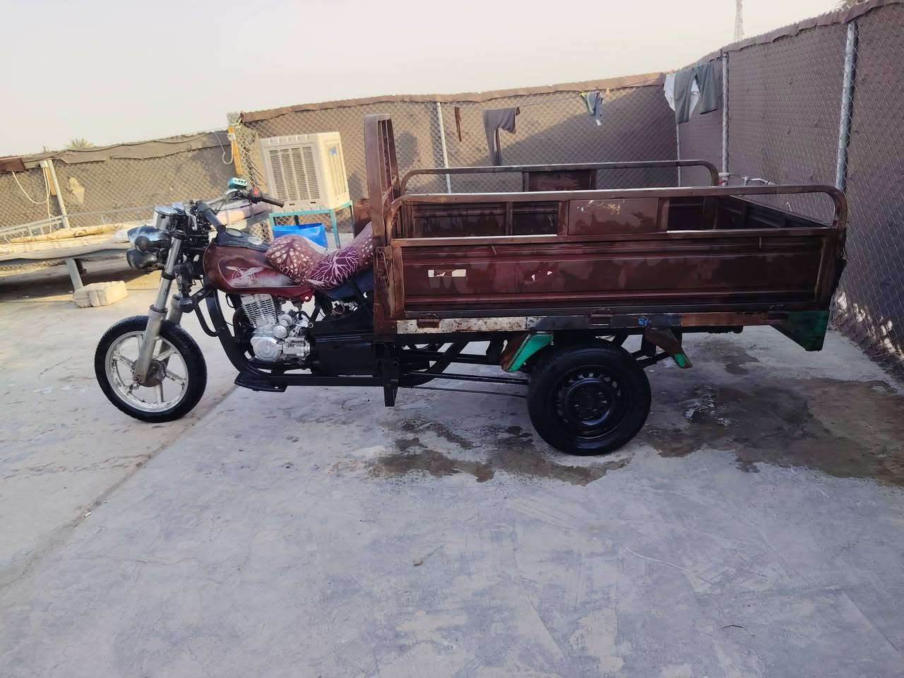 السلام عليكم ستوته للبيع موديل 16 مستعجل مستعجل مكان بابل حمزه الغربي العوادل سعر  950 وبيها مجال قليل ما متواجد على الفيس شرايه اتصل بخير ويدلل محرك 22 الاصلي ما مفتوح ببرغي واحد***********
