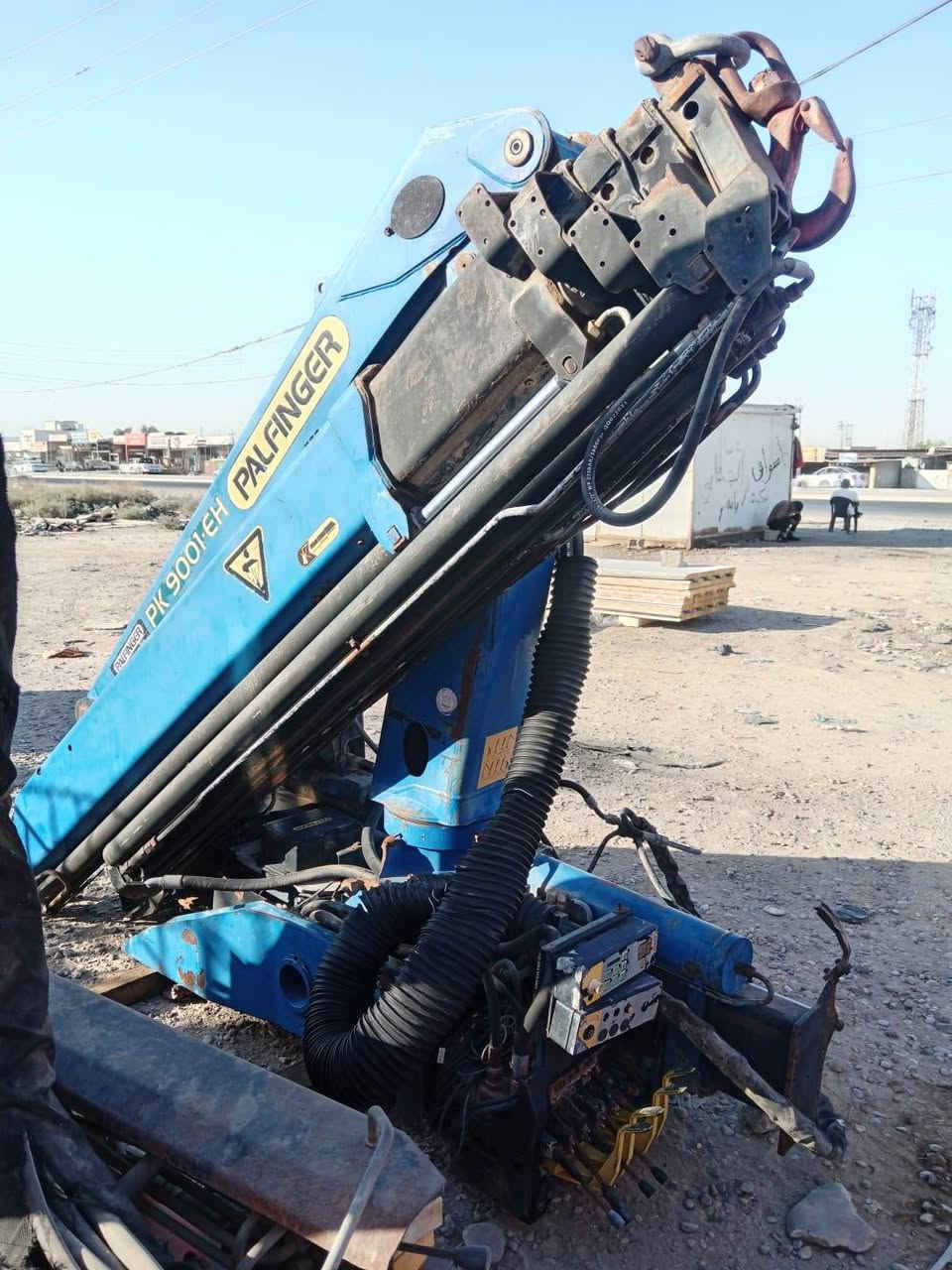 كرين بافنكر حجم 9001
4طن 5سلايت ريموت كرين أوربي ما مشتغل بل عراق 
سعره 100
رقم ***********
