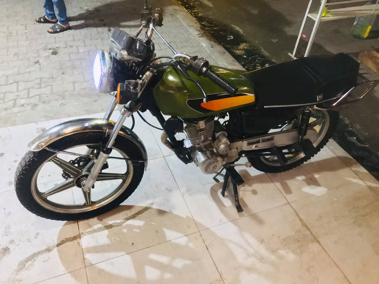 متاح 5 كير سلف هندر كهربائيات كله شغال محرك حجم 200 موديل 18 لا صرف ولا بخار ولا يذب دهن دبلات خلفي امامي شغال بريك خلفي امامي شغال وياله خلفي امامي عدل تايرات نضاف سويج بلاد س 270 وبي مجال شراي تفضل خاص او تصل وتساب هم موجود 

‭***********‬
