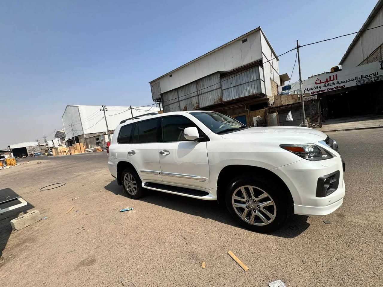 السلام عليكم
Lexus 570
موديل 2013 خليجي 
كفاله عدا الجاملغ الامامي مصبوغ فقط الباقي مكفول 
ضربه تبديل صبغ

السياره ماشية 198 الف 
رقم بصره بسمي 
مواصفات اللكزس معروفه 
رادار امامي 
كامرات 360 
جكات هايدروليك
حساس امامي خلفي 
تبريد 3 قطع +ثلاجه 
كشنات جلد +كهرباء خزن +تدفئه تبريد 

مطلوب مراوس تاهو او يوكن 
مكان السيارة بصرة 
***********
***********
