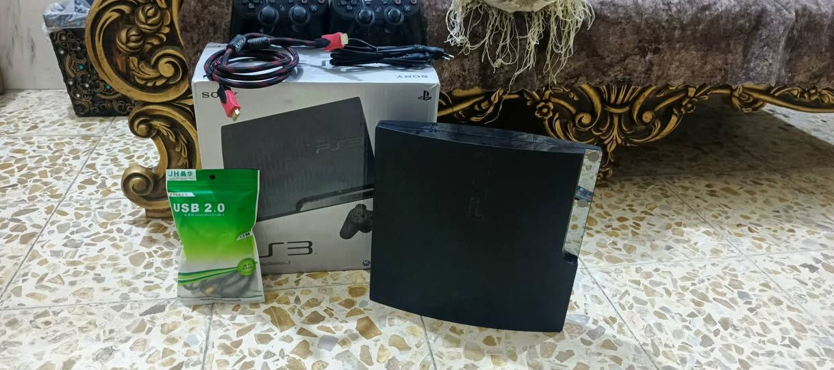 بلي ستيشن ٣ نظيف ومثل مموضح بالصور جوستكات ٢ اصليات مع كامل ملحقات الجهاز كامل وبي العاب هواي سعر خاص رجاءا او واتساب ***********  مكاني سبع البور

