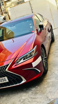 ✨ لكزس ES350 موديل 2023 – فخامة، نظافة، ومواصفات كاملة ✨ 🚘 Lexus ES350...