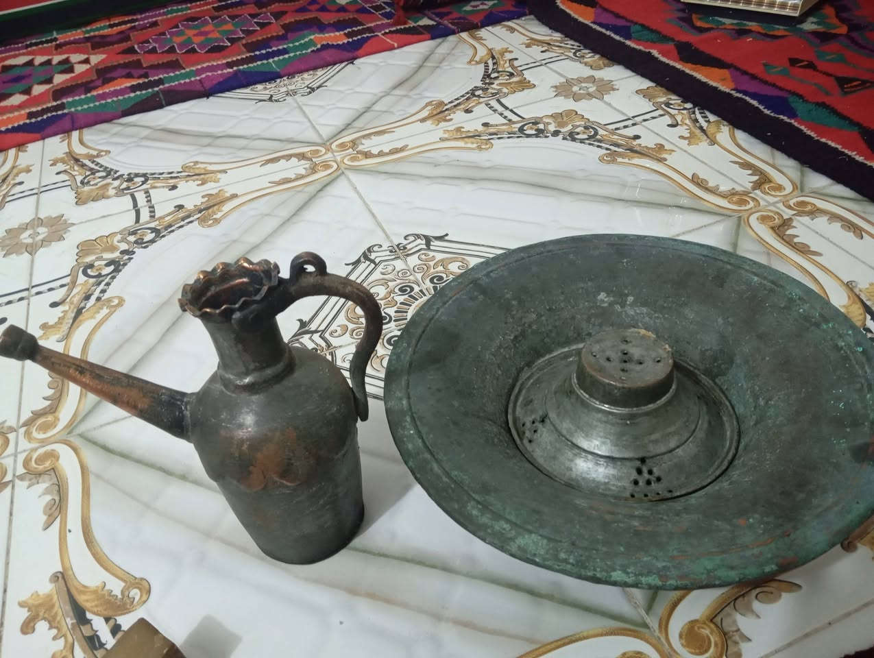 سلام عليكم ابريك وسلبجه بغداديات نحاس احمر ابحاله جيده اسعر ١٦٠ الف مكان ارفاعي قرب بدعت ارحمه لا اوجد بل تعليقات ***********
